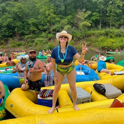 It's time to check the weather. โ๐ป๐ถ
Your Bull Float Weekend forecast: 100% chance of country music, cold drinks, and questionable tan lines.
Join us August 28-29 for performances from Walker Montgomery, Jacob Hackworth, Taylor Austin Dye, Mark Perkins - and a Saturday night DJ club set from Dustin Lynch!
Pick your adventure:
๐ถFloat the Meramec
โบCamp with your crew
๐ถCatch two nights of music
๐ค Do all three like a professional
Limited package availability, but spots won't last: https://bullfloat.ozarkoutdoorsresort.com/