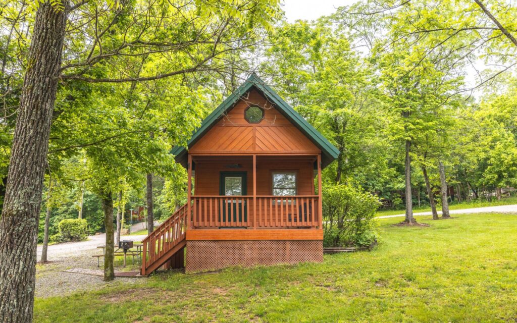 Exterior of a Country Cabin at Ozark Outdoors Riverfront Resort
