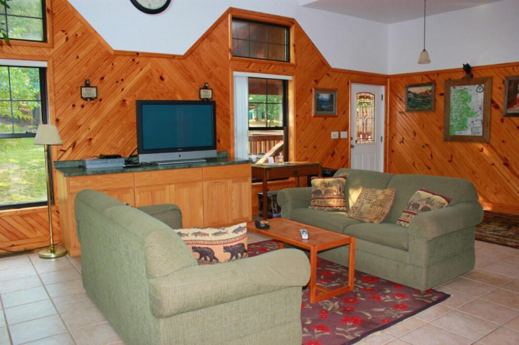 Exterior of the Grand Suite at Ozark Outdoors Riverfront Resort